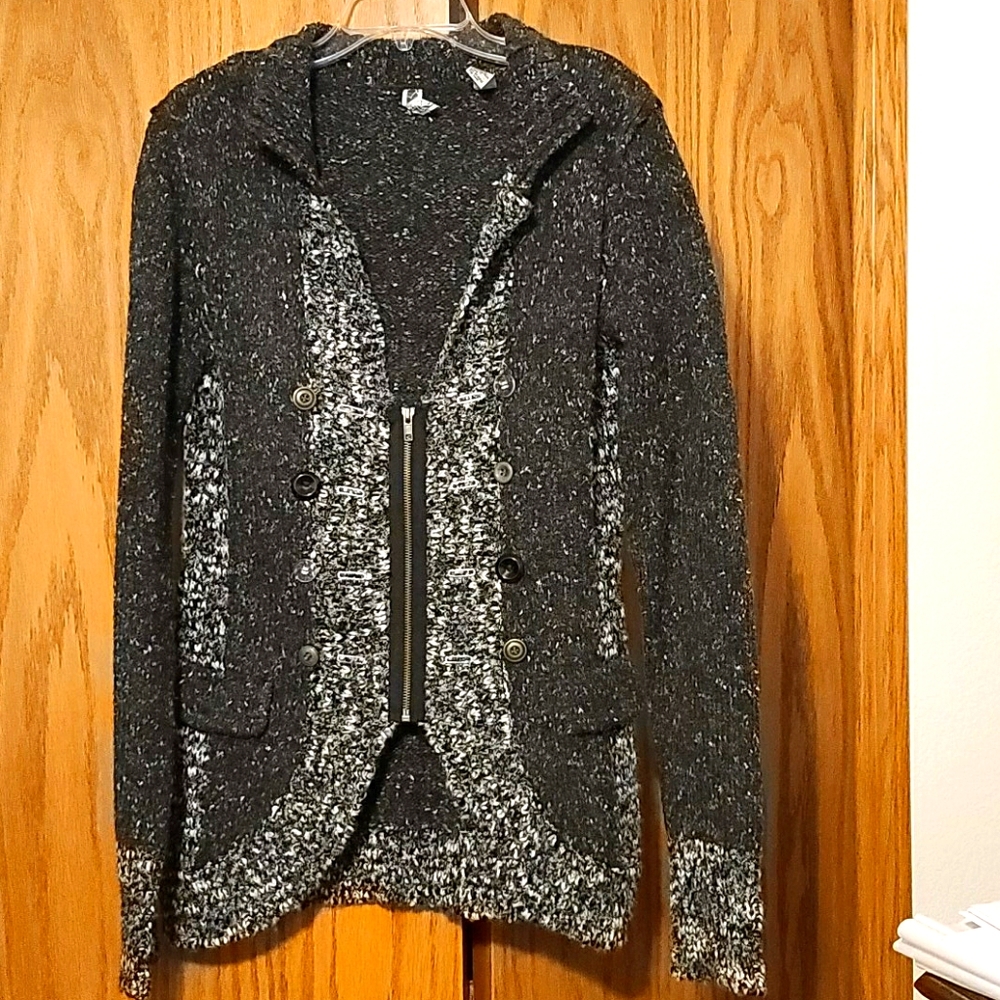 Stylish Sweater/Cardigan